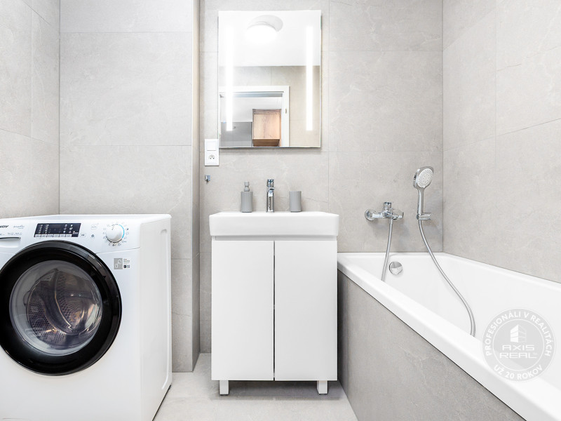  2-izbový byt s LODŽIOU, PARKOVANÍM A KOMUNITNOU TERASOU