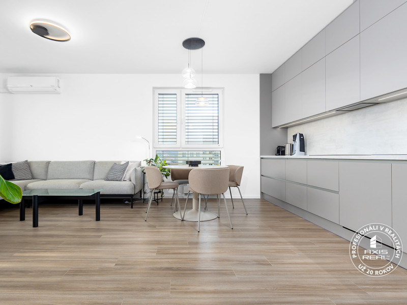  3-izb. byt s LODŽIOU, KLIMATIZÁCIOU a 2 GARÁŽOVÝMI MIESTAM