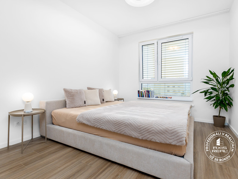  3-izb. byt s LODŽIOU, KLIMATIZÁCIOU a 2 GARÁŽOVÝMI MIESTAM