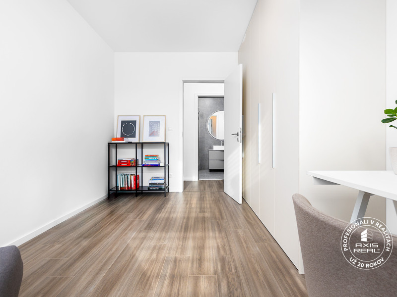  3-izb. byt s LODŽIOU, KLIMATIZÁCIOU a 2 GARÁŽOVÝMI MIESTAM