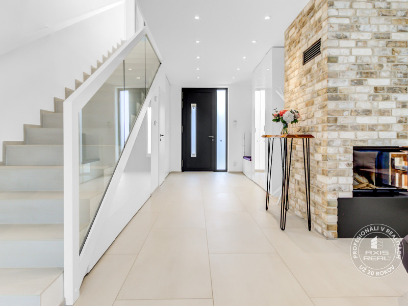  Nádherný NÍZKOENERGETICKÝ rodinný dom s KLIMATIZÁCIOU