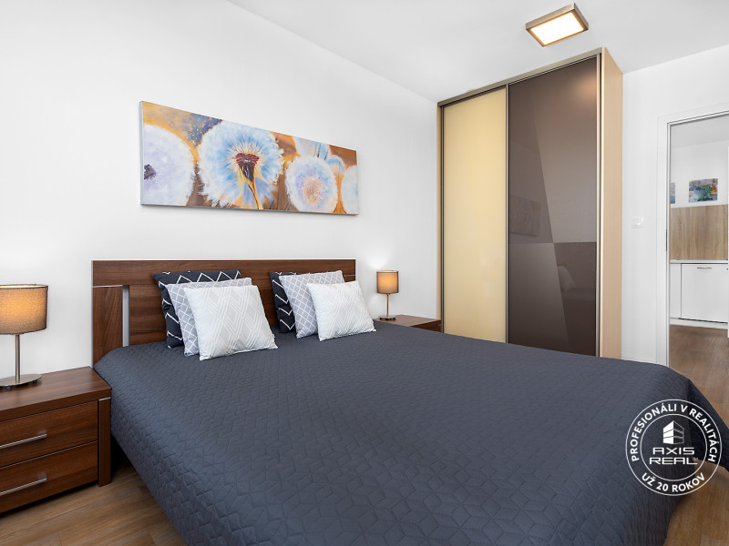  2-izbový byt s oddelenou kuchyňou a KLÍMOU, Miletičova 60