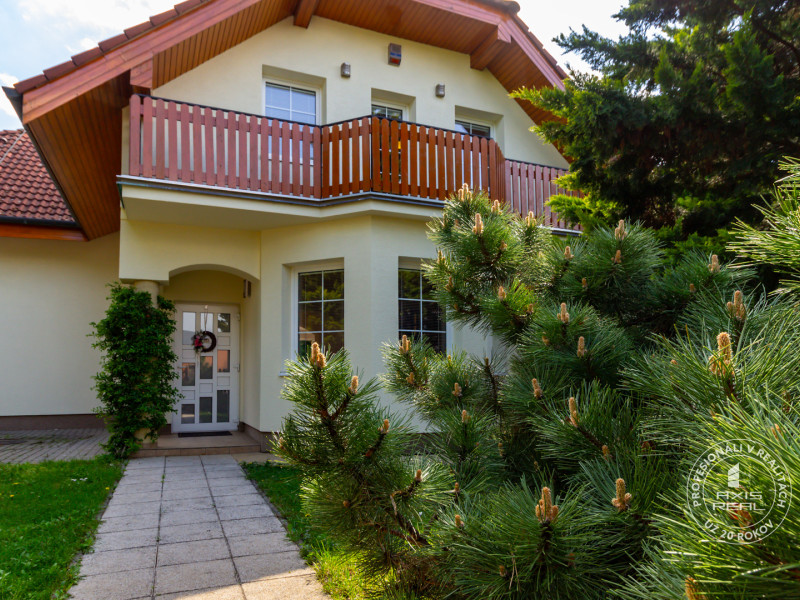  Big House + Smaller House for TWO GENERATION Living