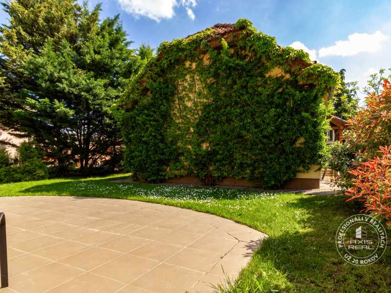 Big House + Smaller House for TWO GENERATION Living