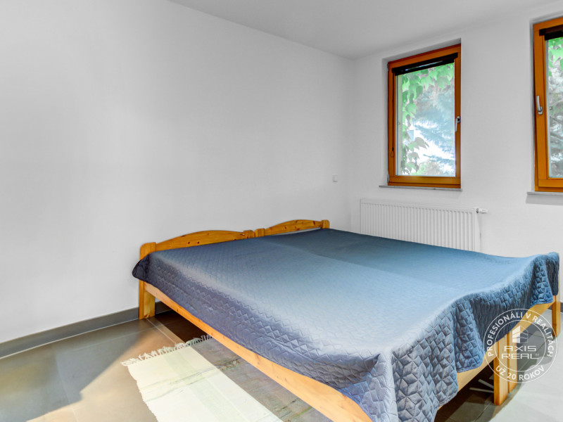  Big House + Smaller House for TWO GENERATION Living