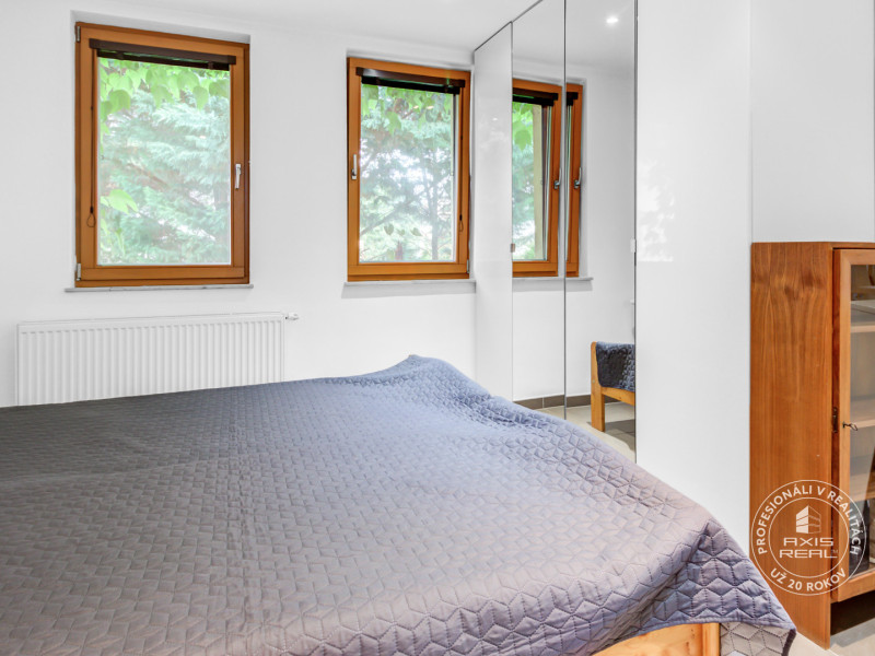  Big House + Smaller House for TWO GENERATION Living