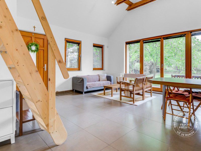  Big House + Smaller House for TWO GENERATION Living