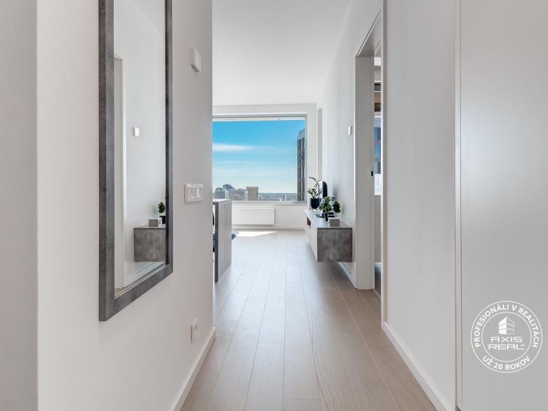  Luxusný slnečný 2-i byt, klíma, lodžia, parking, SKY PARK