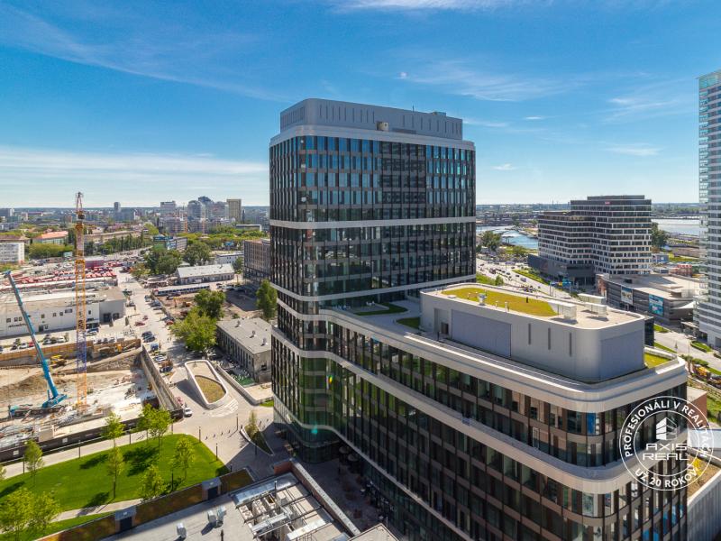  Luxusný slnečný 2-i byt, klíma, lodžia, parking, SKY PARK