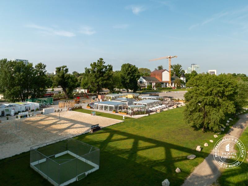  Luxusný slnečný 2-i byt, klíma, lodžia, parking, SKY PARK