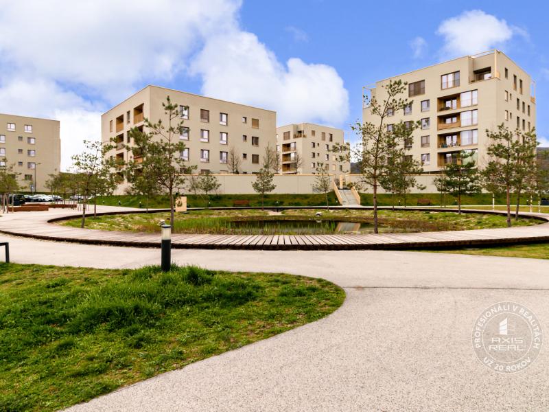  Nový slnečný 1,5i byt, klimatizácia, garáž, park. státie