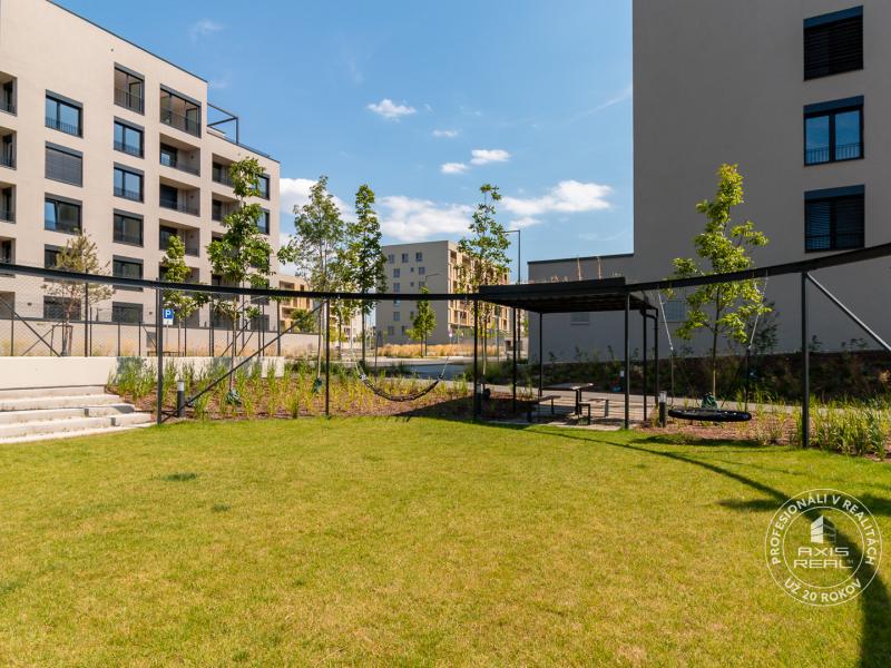  Nový slnečný 1,5i byt, klimatizácia, garáž, park. státie