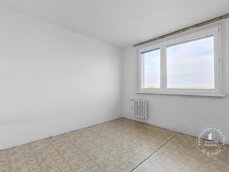  2-room apartment in ORIGINAL CONDITION, BA II, Estónska St