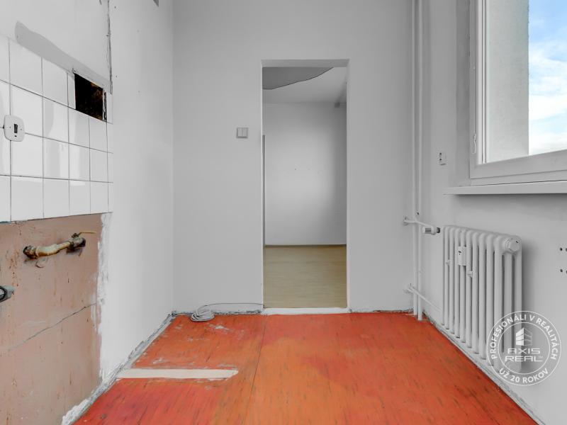  2-room apartment in ORIGINAL CONDITION, BA II, Estónska St
