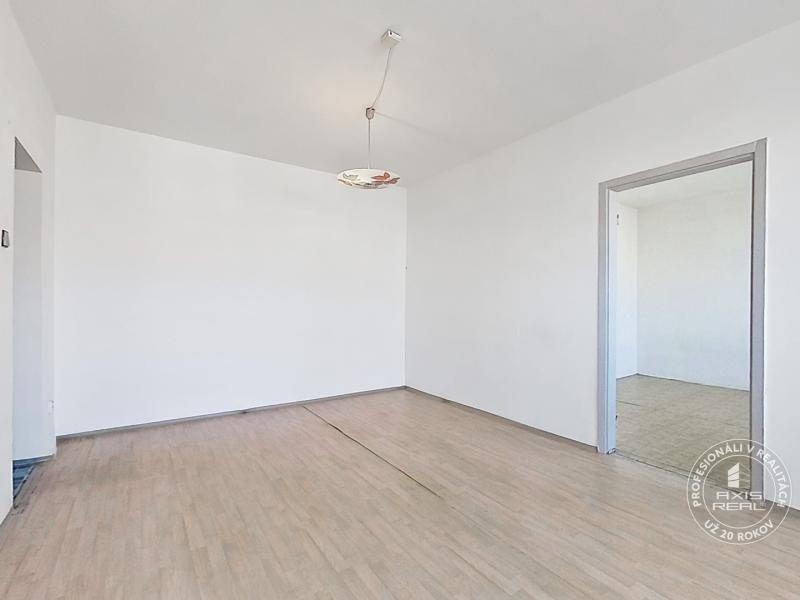  2-room apartment in ORIGINAL CONDITION, BA II, Estónska St