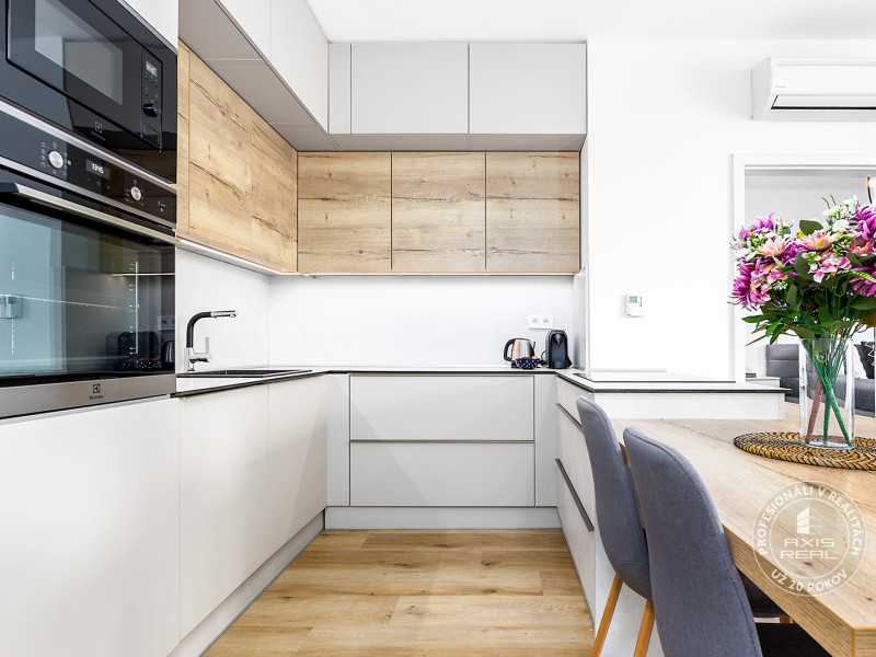  TOP lokalita na začiatku Petržalky, DVE VEŽE, Bosákova ul.