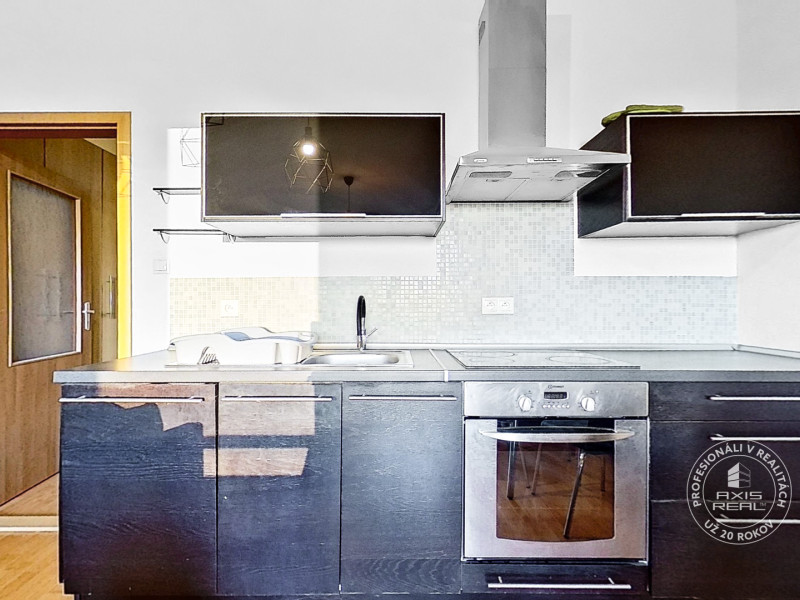  1-izb.byt s garážou, balkón, BA V. Petržalka, Vyšehradská