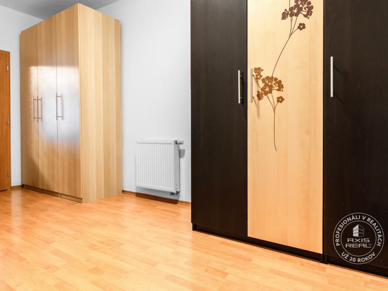  1-izb.byt s garážou, balkón, BA V. Petržalka, Vyšehradská