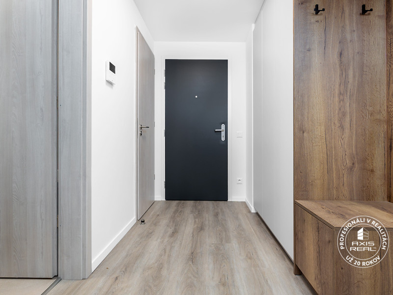  2-izbový byt s LODŽIOU, PARKOVANÍM A KOMUNITNOU TERASOU