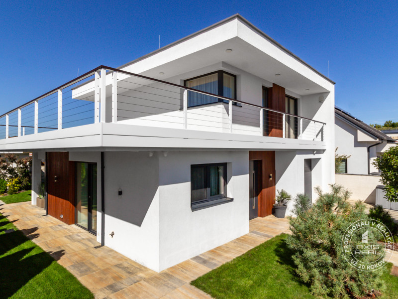  Nádherný NÍZKOENERGETICKÝ rodinný dom s KLIMATIZÁCIOU