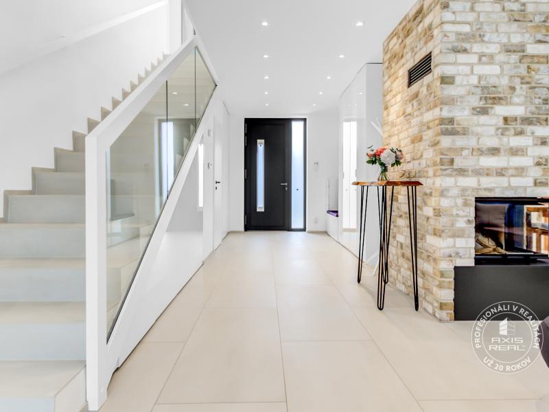  Nádherný NÍZKOENERGETICKÝ rodinný dom s KLIMATIZÁCIOU