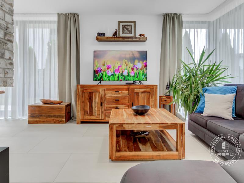  Nádherný NÍZKOENERGETICKÝ rodinný dom s KLIMATIZÁCIOU