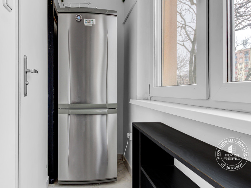  Zariadený 2-izbový byt, DVE NEPRIECHODNÉ IZBY, OC RETRO