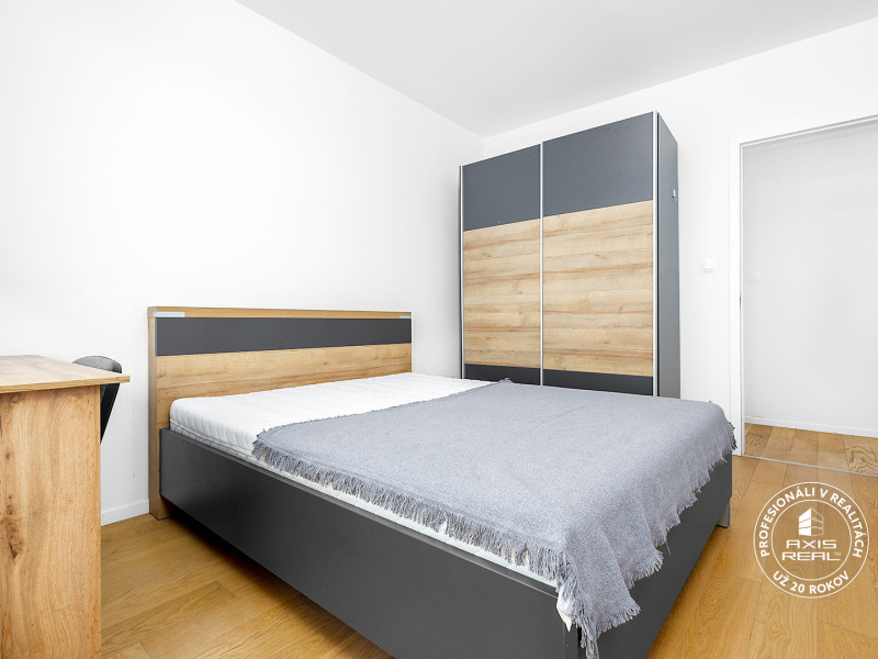   3-izbový byt s BALKÓNOM a PARKOVANÍM v KLINGERKE