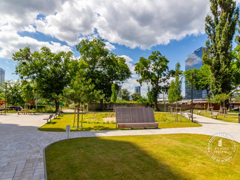   3-izbový byt s BALKÓNOM a PARKOVANÍM v KLINGERKE