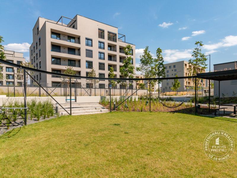  Nový slnečný 1,5i byt, klimatizácia, garáž, park. státie