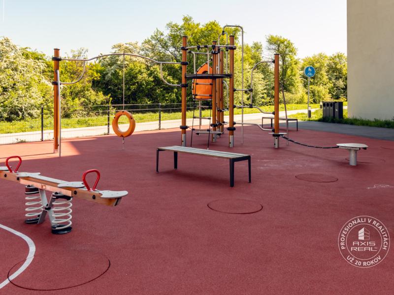  Nový slnečný 1,5i byt, klimatizácia, garáž, park. státie