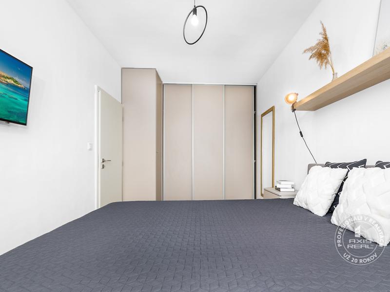  REZERVOVANÉ, DVE VEŽE, Bosákova ul.