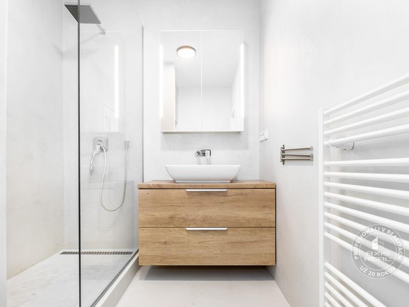  REZERVOVANÉ, DVE VEŽE, Bosákova ul.