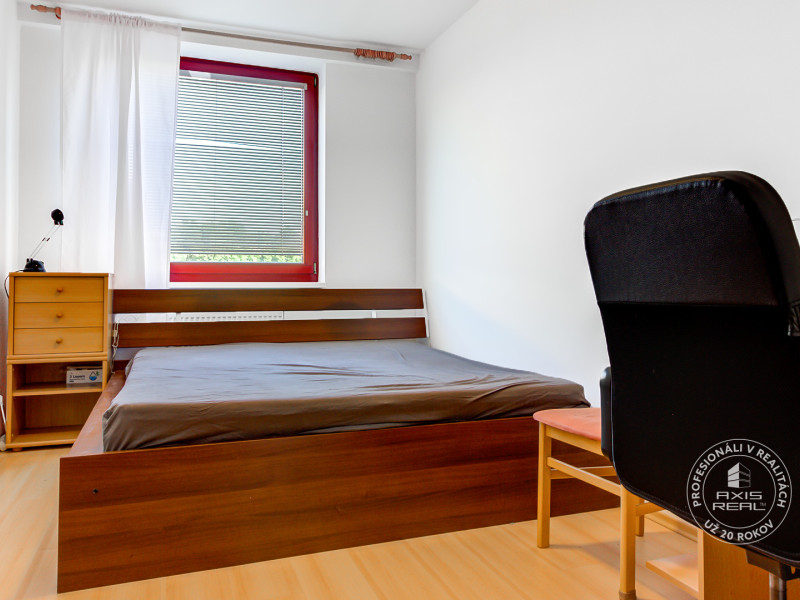  2-izb. byt,  parking, BA III. Nové Mesto, Junácka 