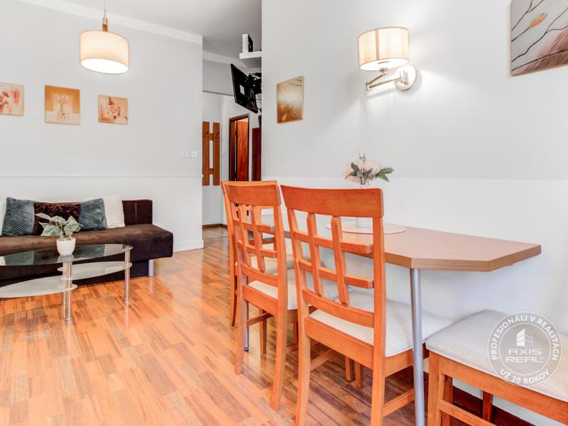  NICE 4-room apartment divided into TWO SEPARATE APARTMENTS