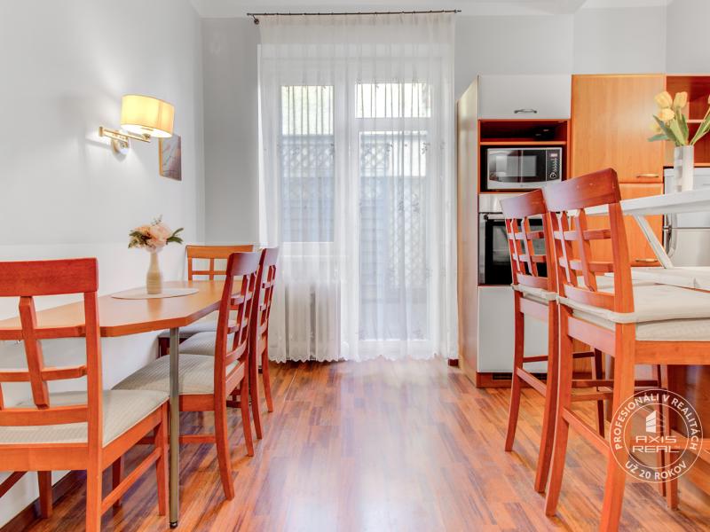  NICE 4-room apartment divided into TWO SEPARATE APARTMENTS