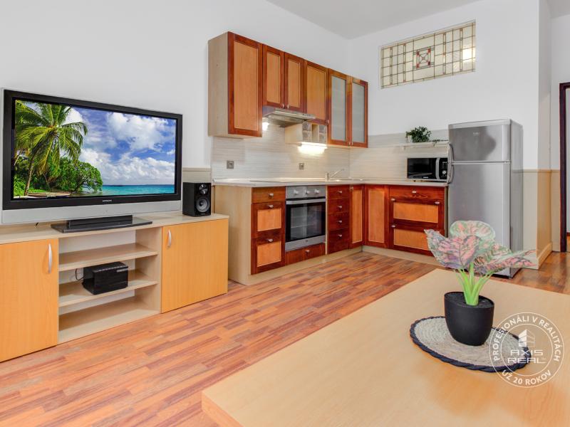  NICE 4-room apartment divided into TWO SEPARATE APARTMENTS