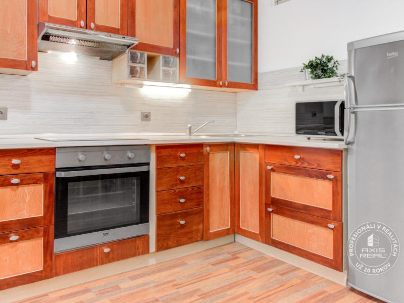  NICE 4-room apartment divided into TWO SEPARATE APARTMENTS