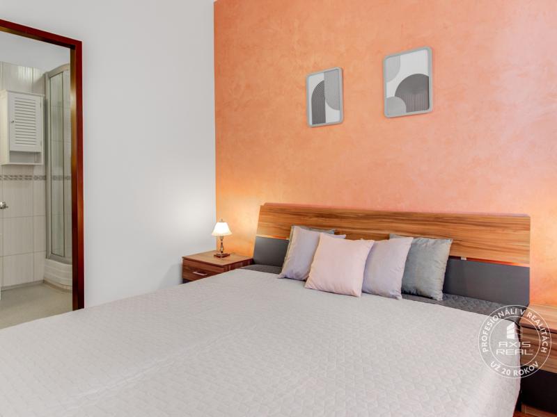  NICE 4-room apartment divided into TWO SEPARATE APARTMENTS