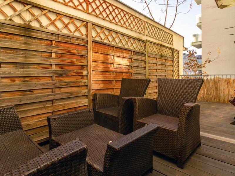  NICE 4-room apartment divided into TWO SEPARATE APARTMENTS