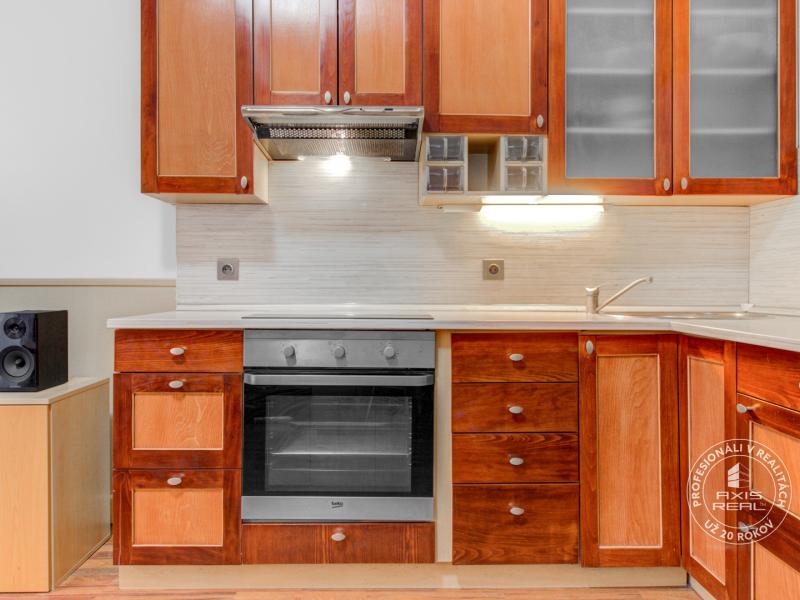  NICE 4-room apartment divided into TWO SEPARATE APARTMENTS