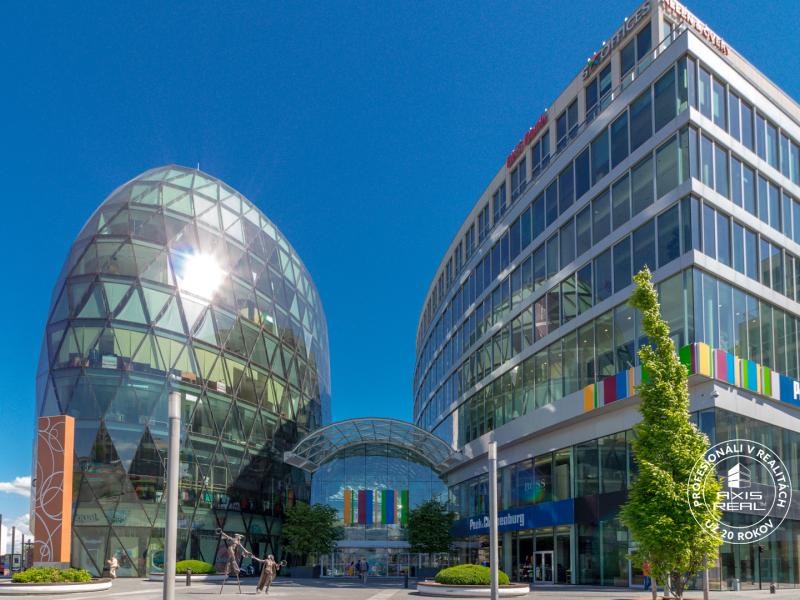  NICE 4-room apartment divided into TWO SEPARATE APARTMENTS