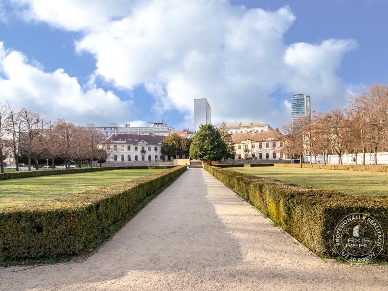  NICE 4-room apartment divided into TWO SEPARATE APARTMENTS