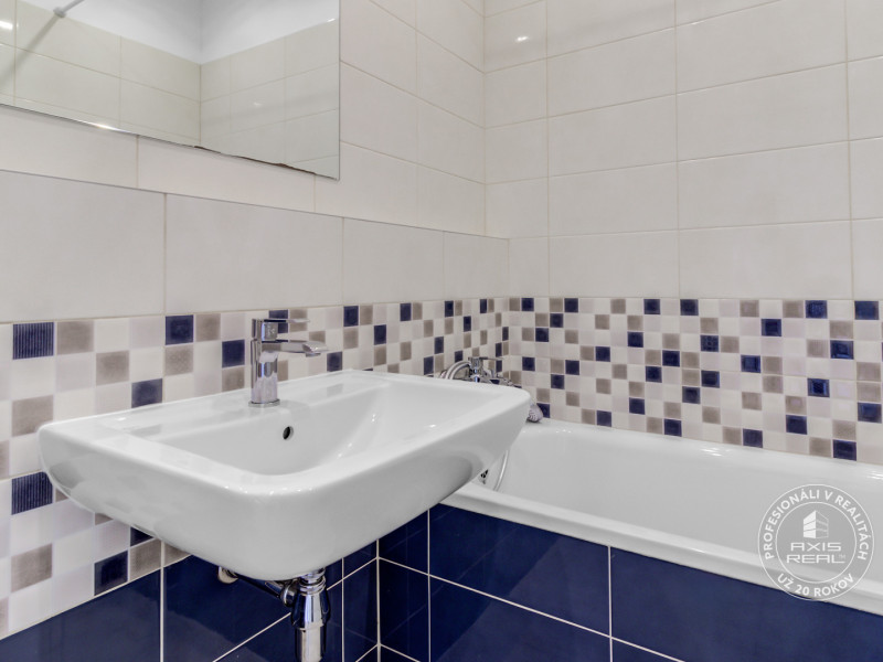  Slnečný 3-izb.byt s lodžiou, BA V Petržalka, Belinského