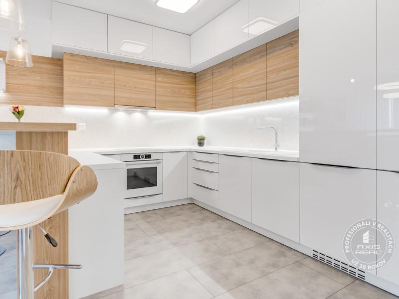  NADŠTANDARDNÝ 2-izb.byt, 2xPARKING, LODŽIA, PIVNICA, KLÍMA