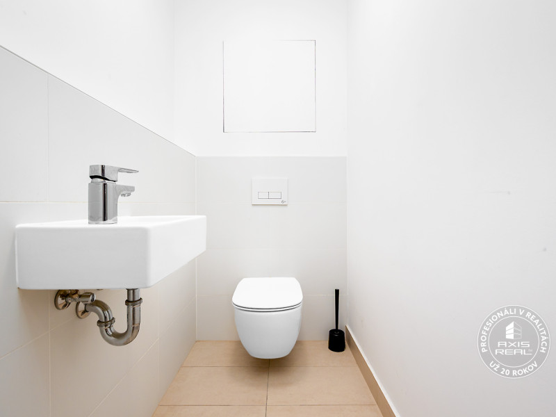   3-izbový byt s BALKÓNOM a PARKOVANÍM v KLINGERKE