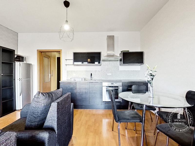  1-izb.byt s garážou, BA V. Petržalka, Vyšehradská