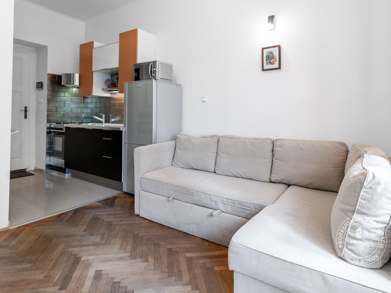  Pekný 2-izbový byt s BALKÓNOM, BA I., Grösslingová ulica