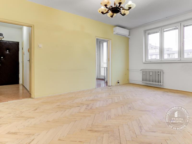 REZERVOVANÉ: 3-izbový byt, loggia, balkón, pivnica, Ružinov, Exnárova 