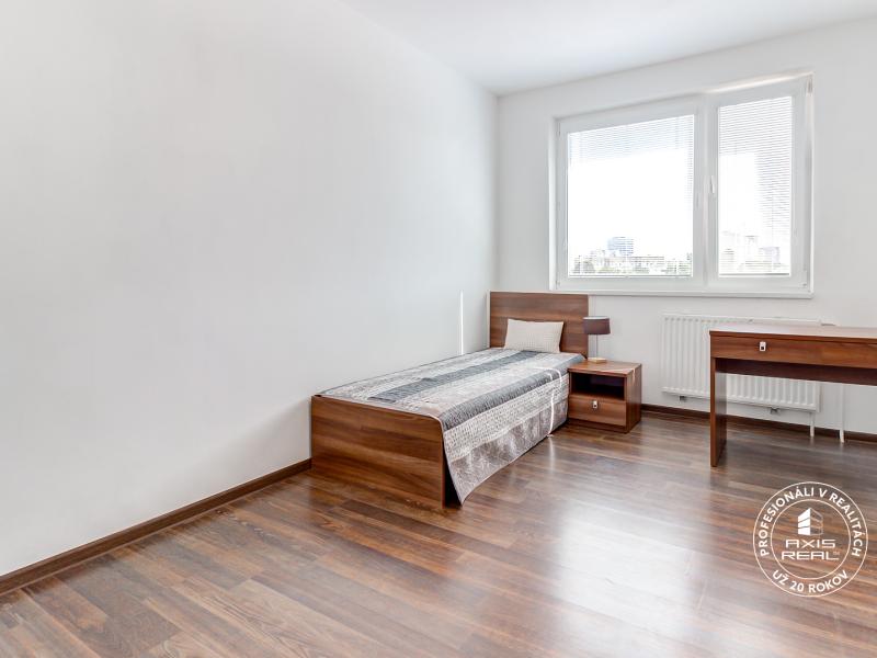 Rent Three bedroom apartment, Three bedroom apartment, Röntgenova, Bra